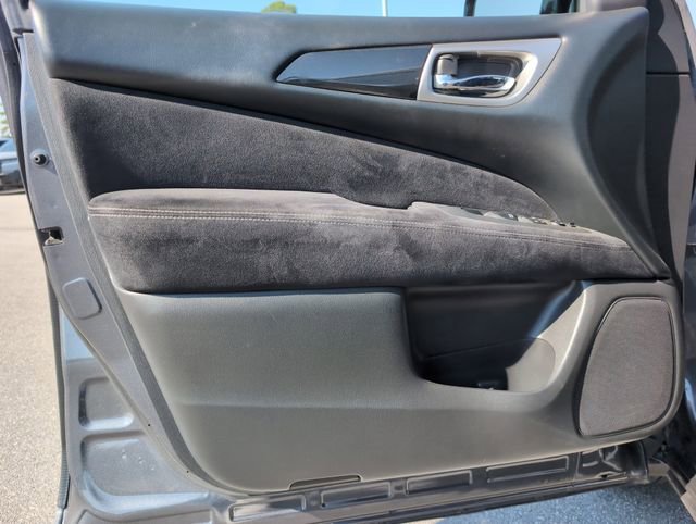 Used 2013 Nissan Pathfinder SV image 15