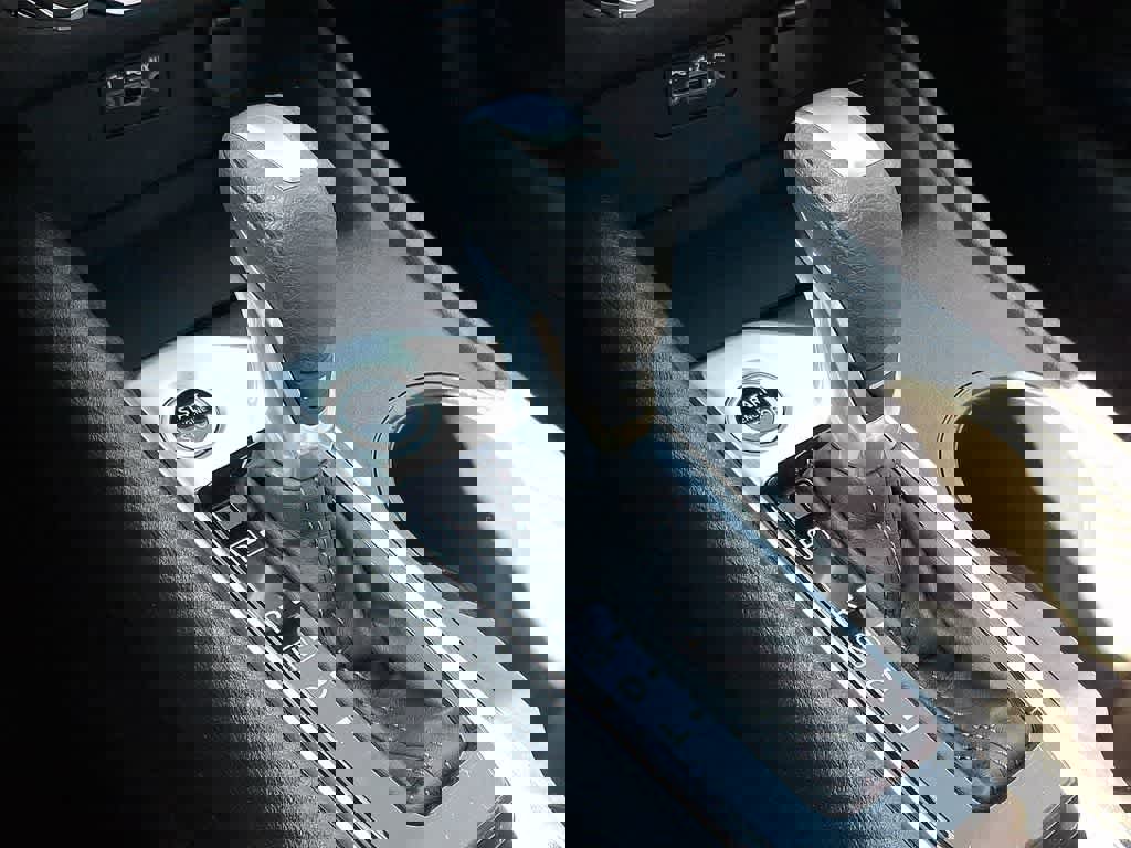 Used 2025 Nissan Altima 2.5 SV image 13