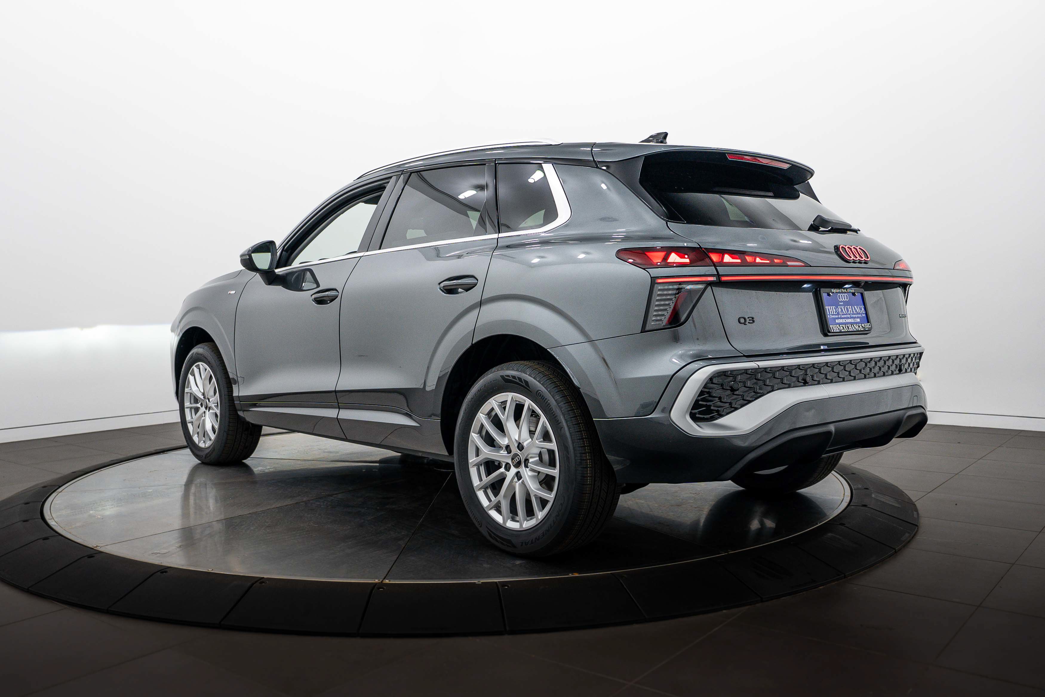 New 2026 Audi Q3 quattro 2.0T AWD/4WD image 5