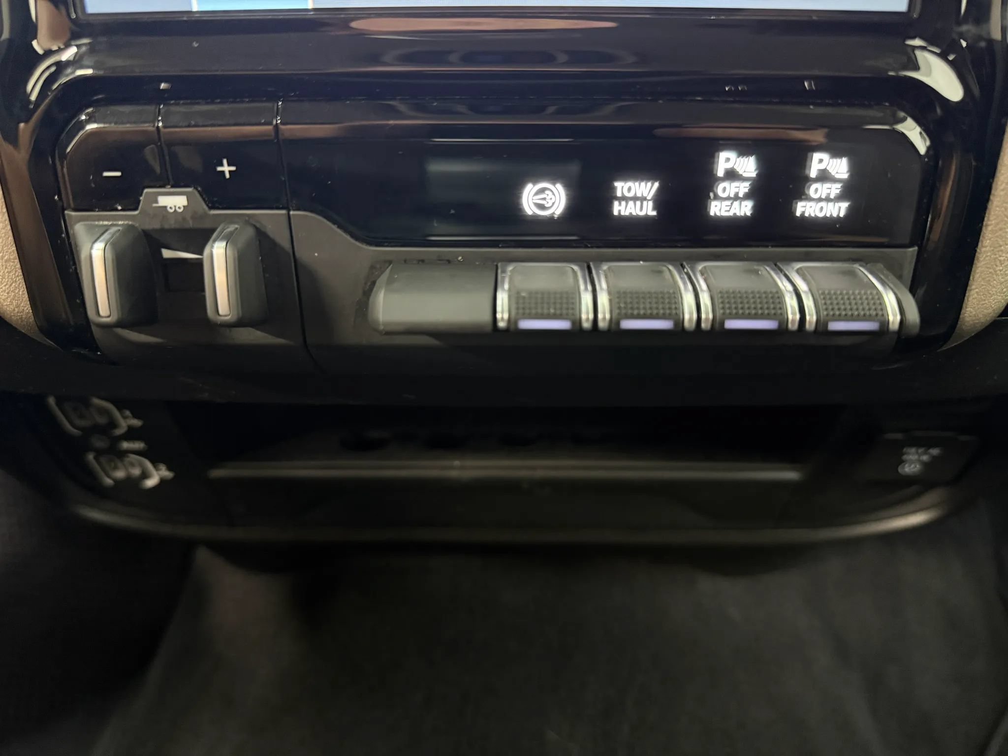 Used 2024 RAM 2500 Laramie AWD/4WD image 26