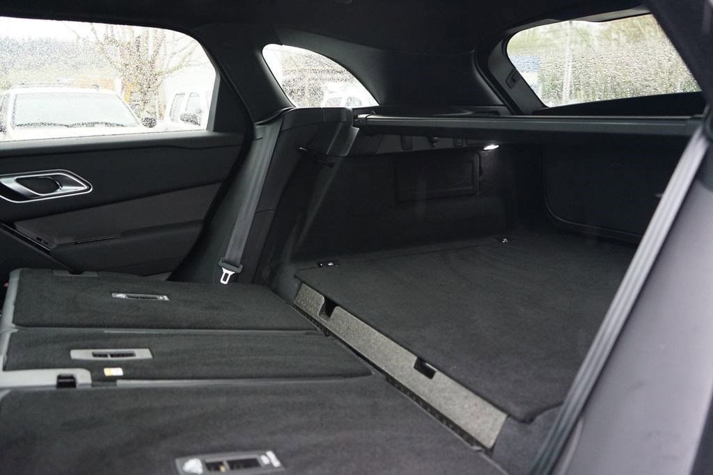 Used 2025 Land Rover Range Rover Velar Dynamic SE image 28