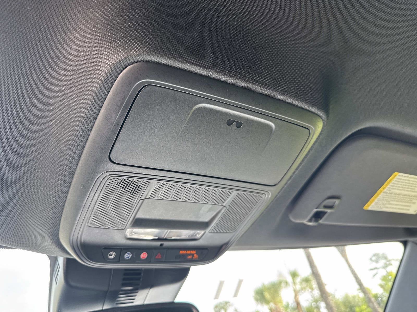 Used 2025 Buick Enclave Preferred FWD image 32