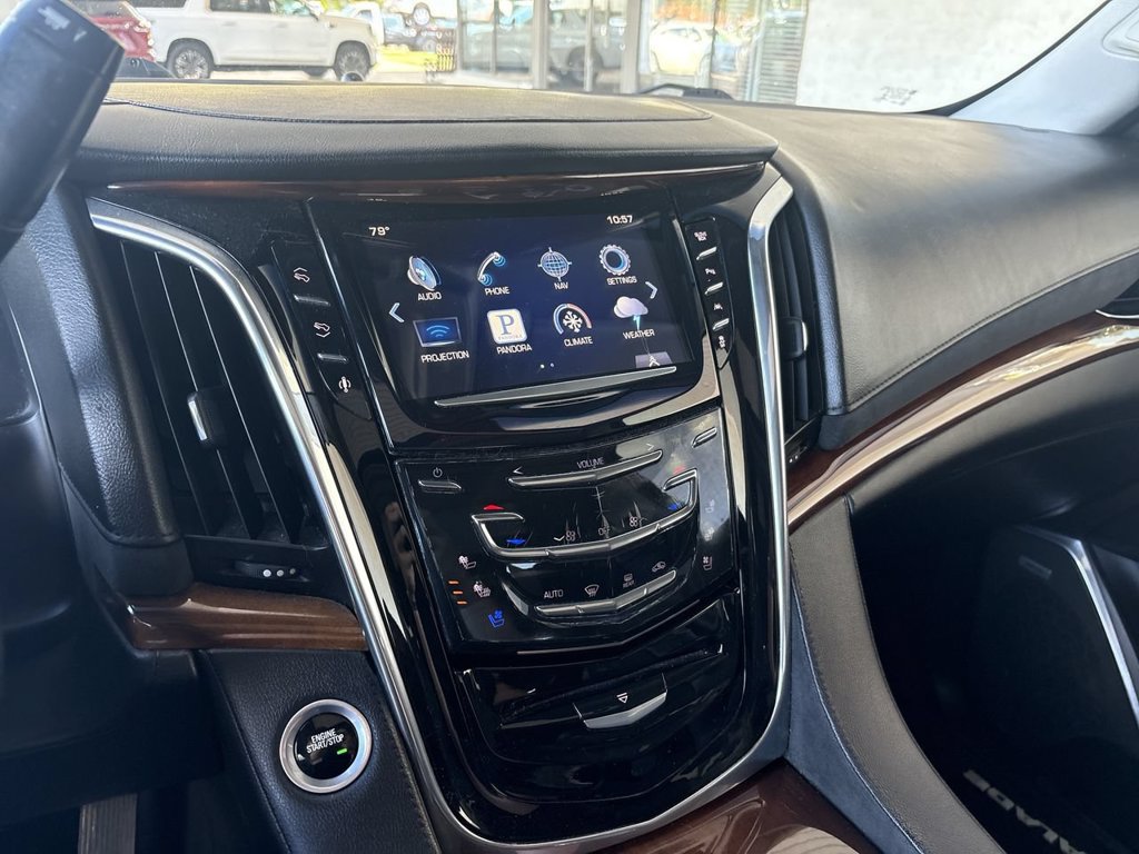 Used 2016 Cadillac Escalade Luxury AWD/4WD image 13