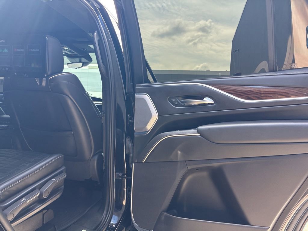 Used 2022 Cadillac Escalade Sport Platinum AWD/4WD image 11