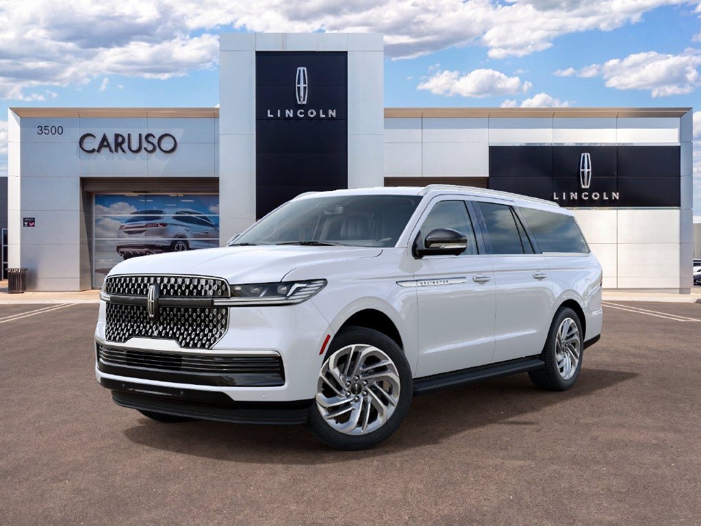 New 2027 Lincoln Navigator L Premier AWD/4WD image 2