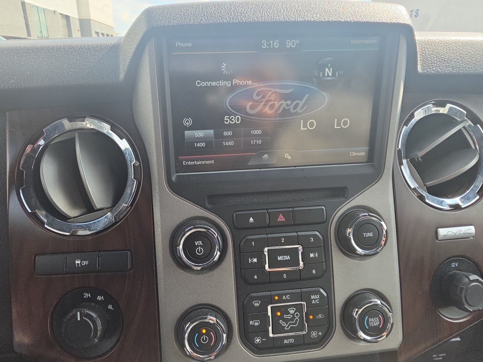 Used 2015 Ford F350 Lariat AWD/4WD image 18