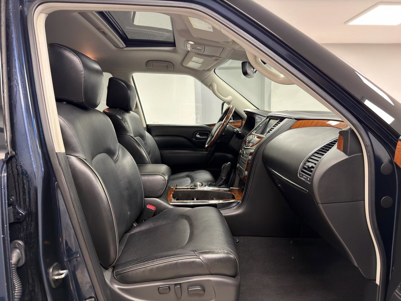 Used 2019 INFINITI QX80 Luxe w/ 22" Wheel Package image 10