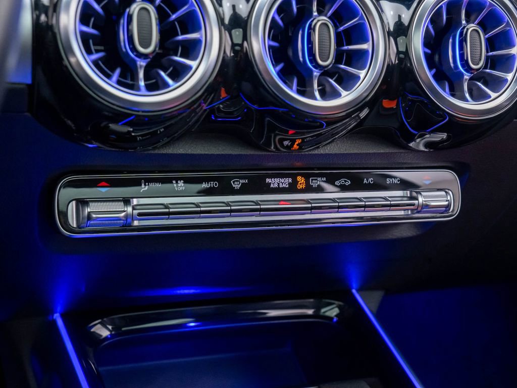 Used 2023 Mercedes-Benz GLB 250 4MATIC image 26