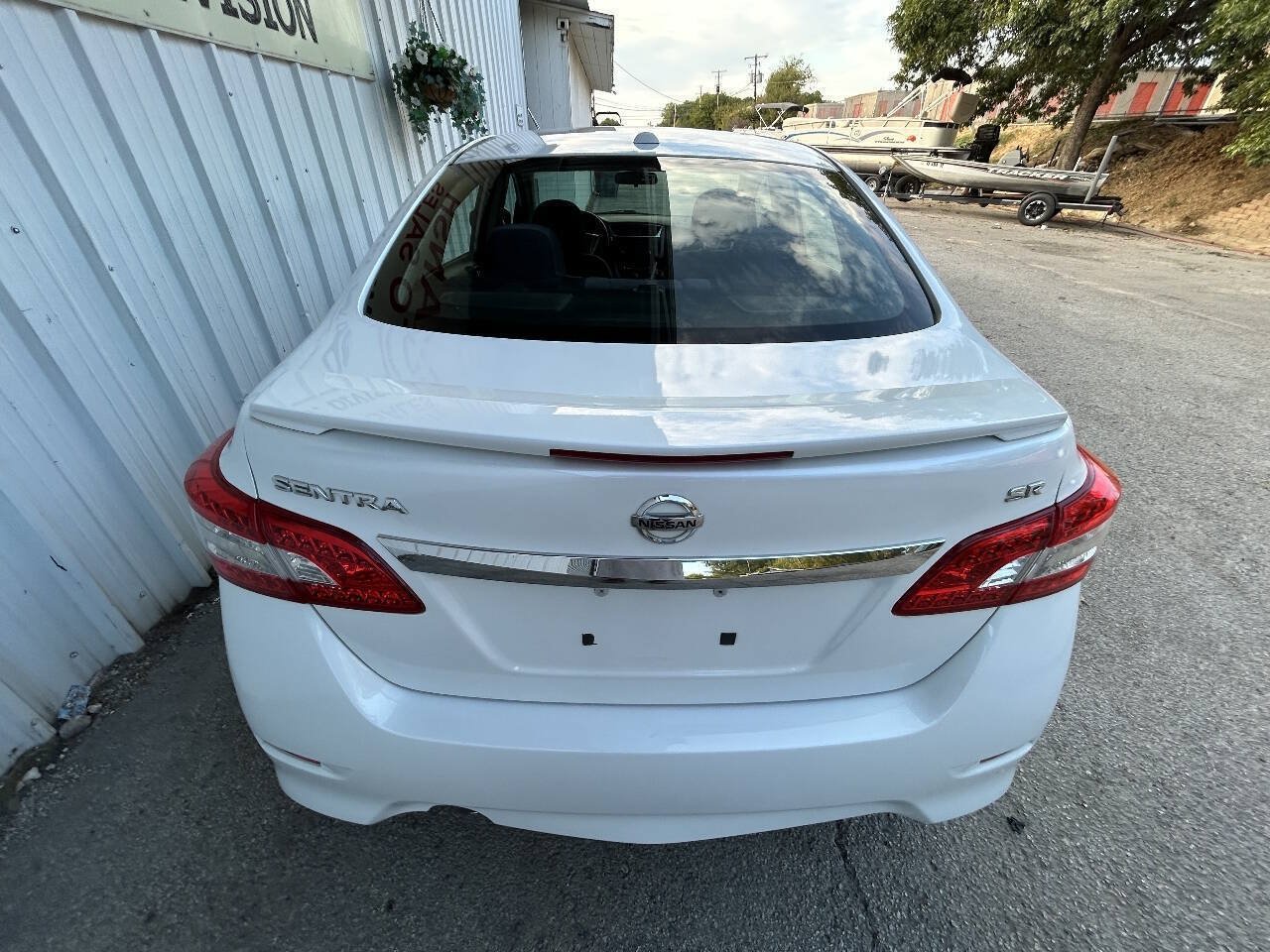 Used 2015 Nissan Sentra SR w/ Navigation Package FWD image 7
