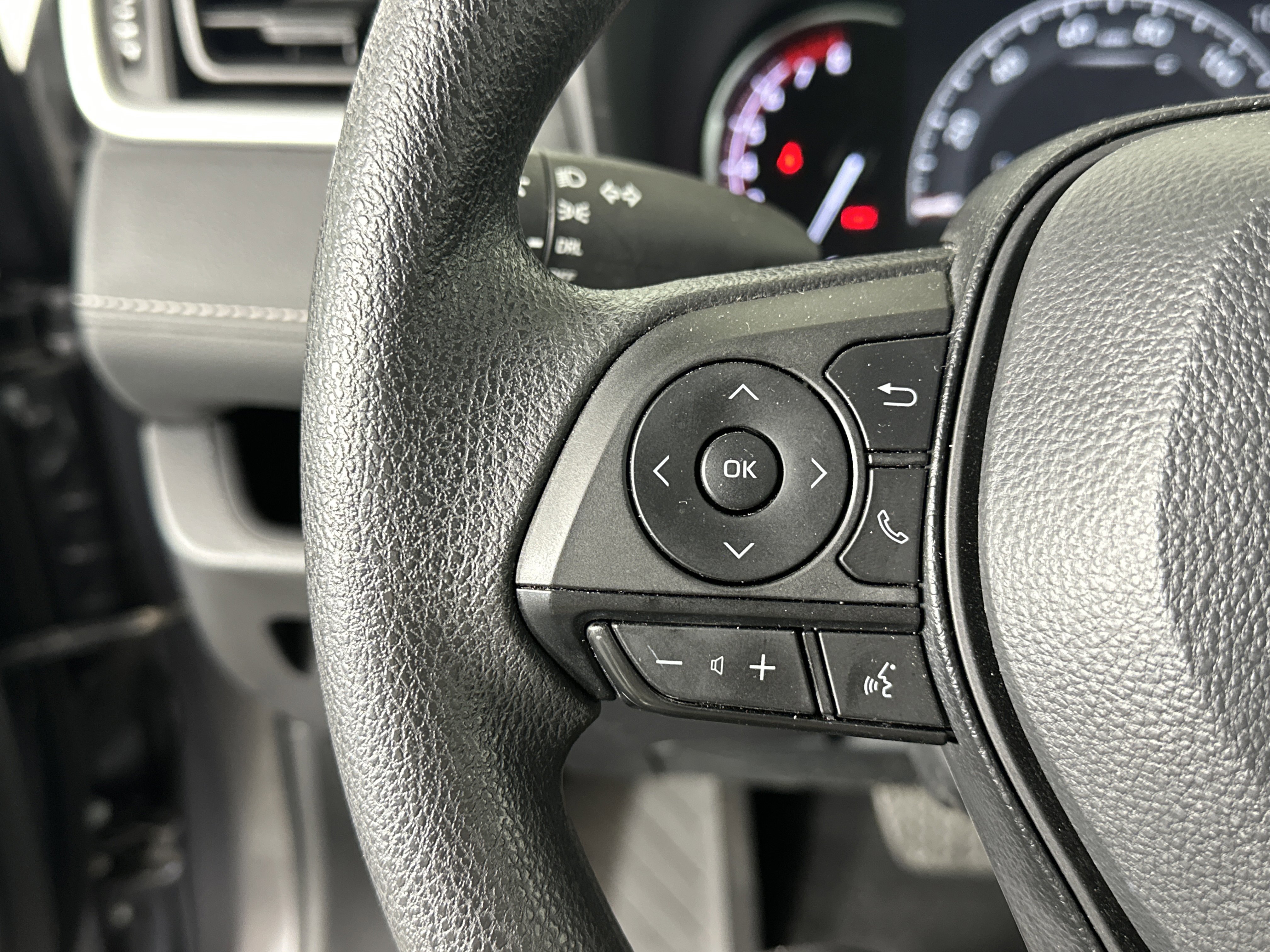 Used 2024 Toyota RAV4 LE image 26