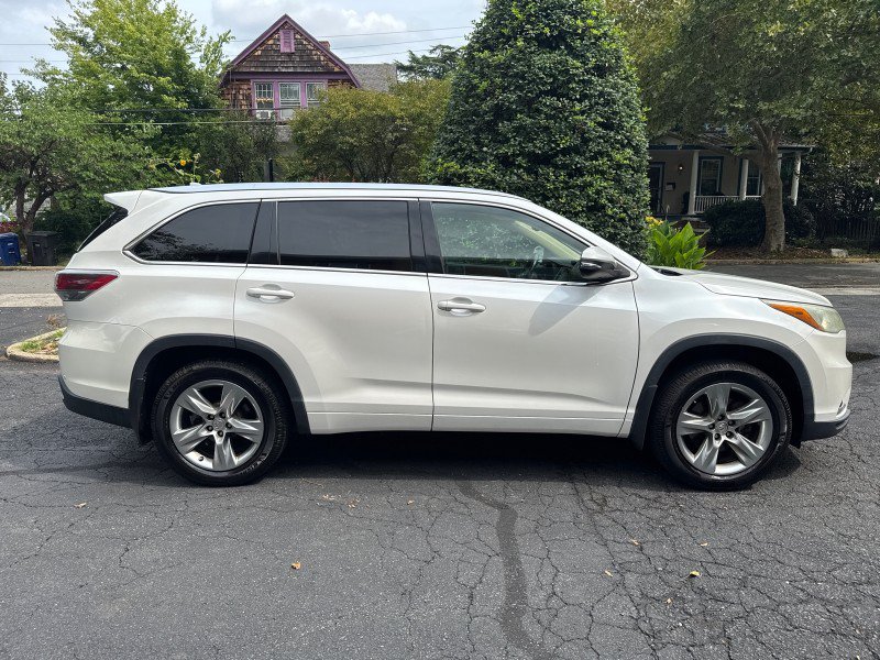 Used 2015 Toyota Highlander Limited Platinum AWD/4WD image 6