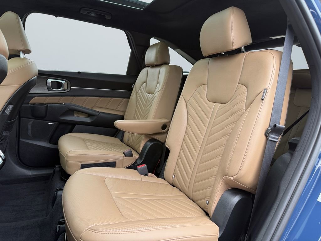 Used 2025 Kia Sorento SX Prestige w/ Olive Brown Leather Package image 13
