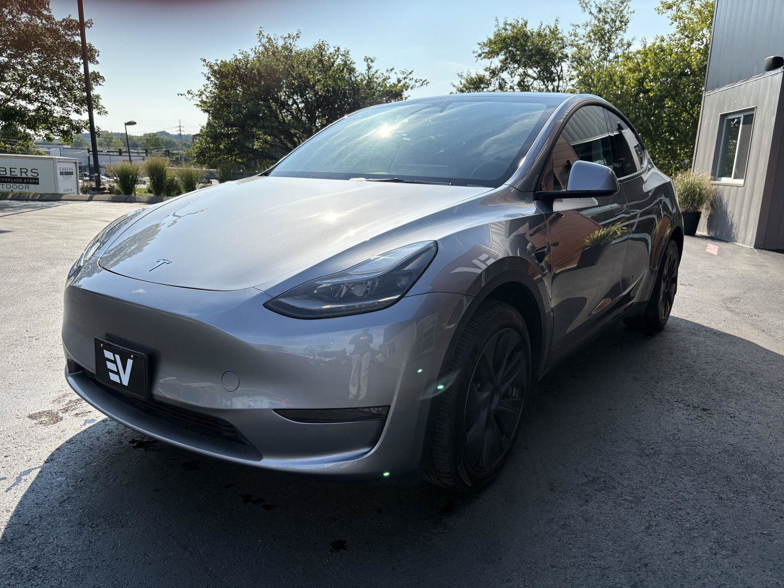 Used 2024 Tesla Model Y Long Range AWD/4WD image 4