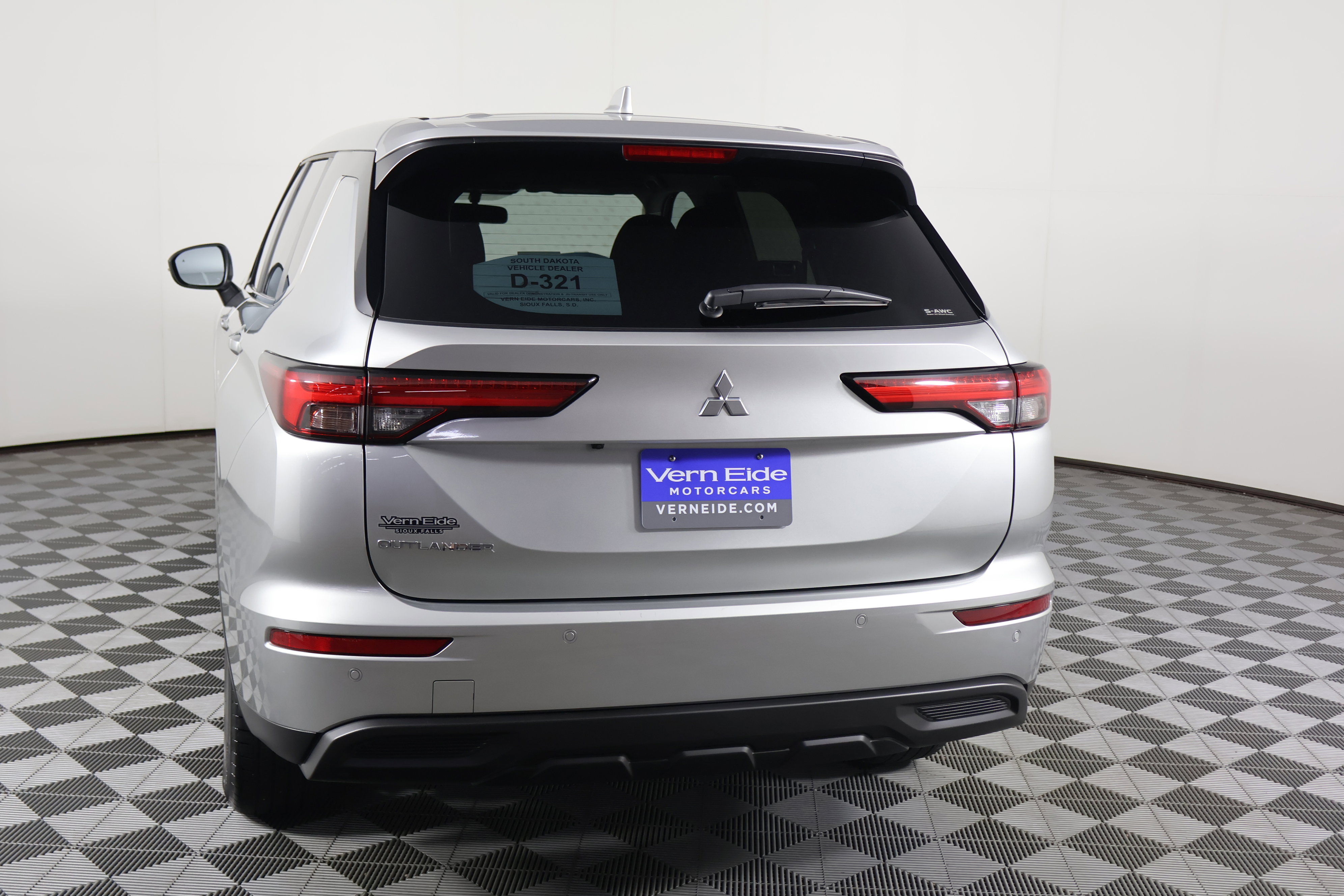 Used 2024 Mitsubishi Outlander ES image 7