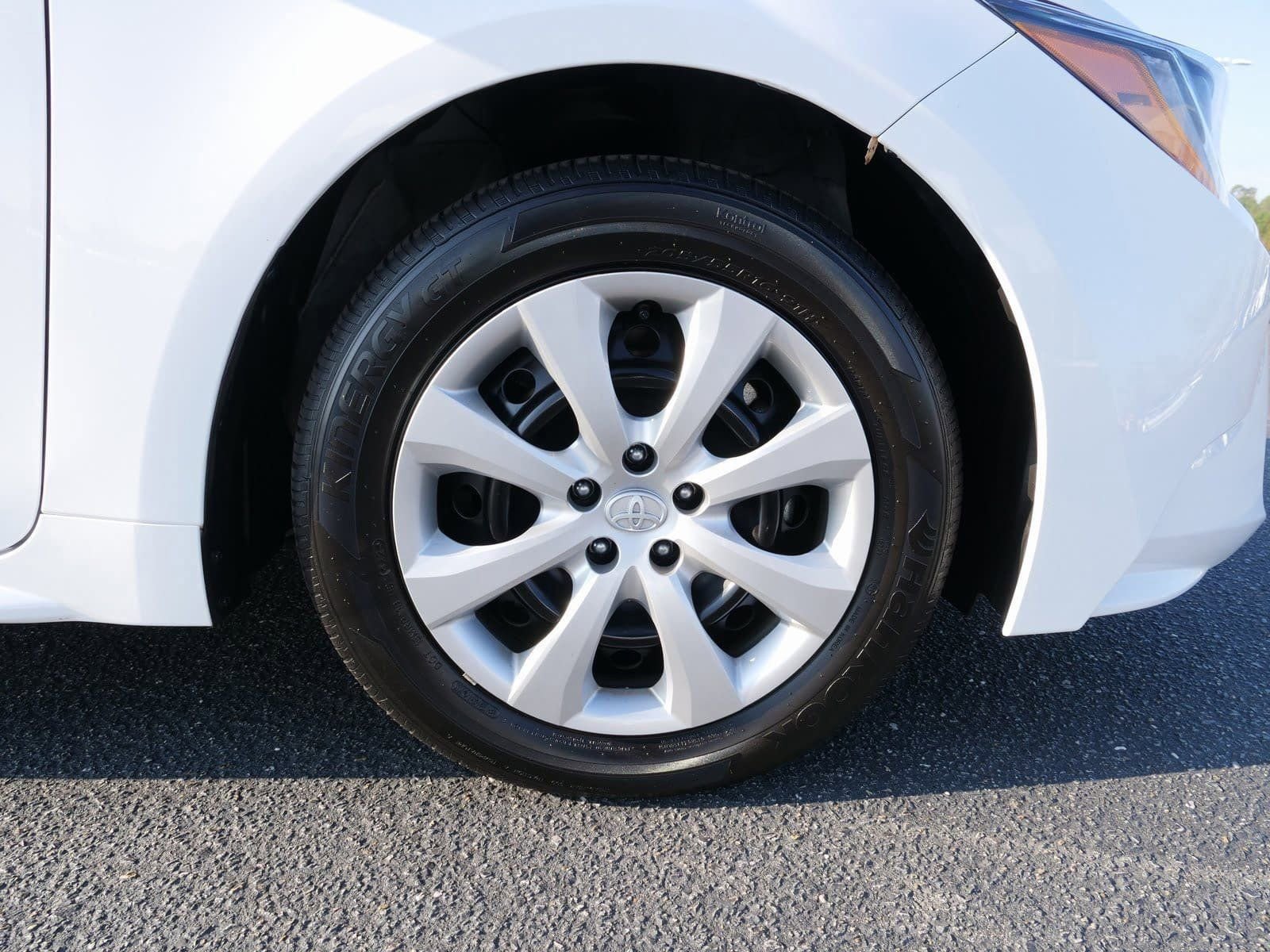 Used 2025 Toyota Corolla LE image 10