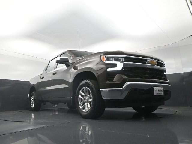 Used 2023 Chevrolet Silverado 1500 LT AWD/4WD image 33