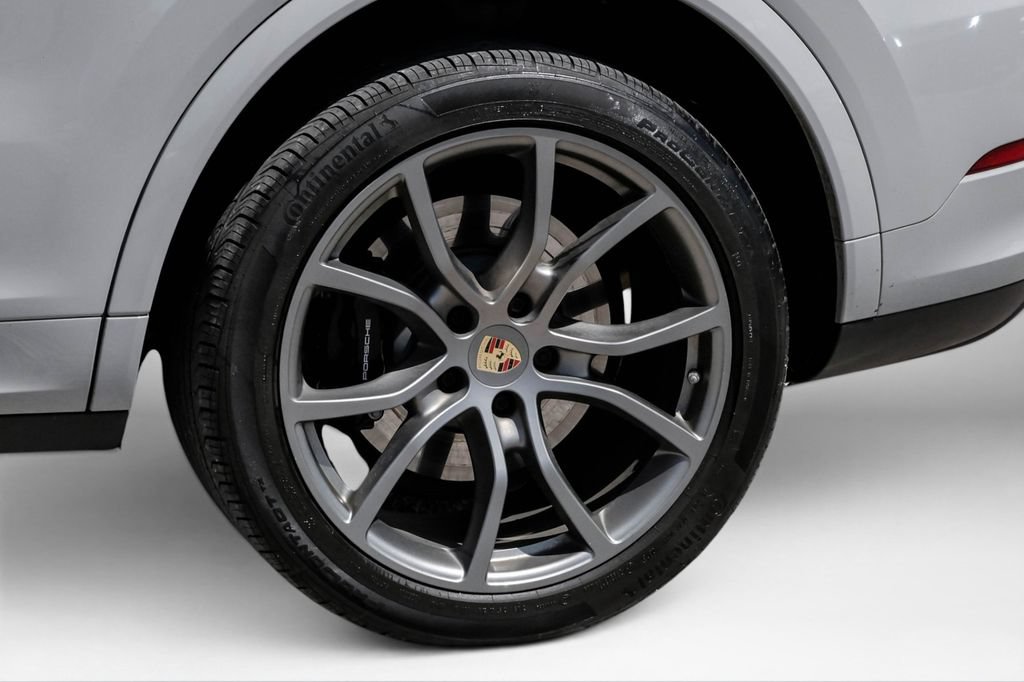 Used 2023 Porsche Cayenne Turbo AWD/4WD image 59