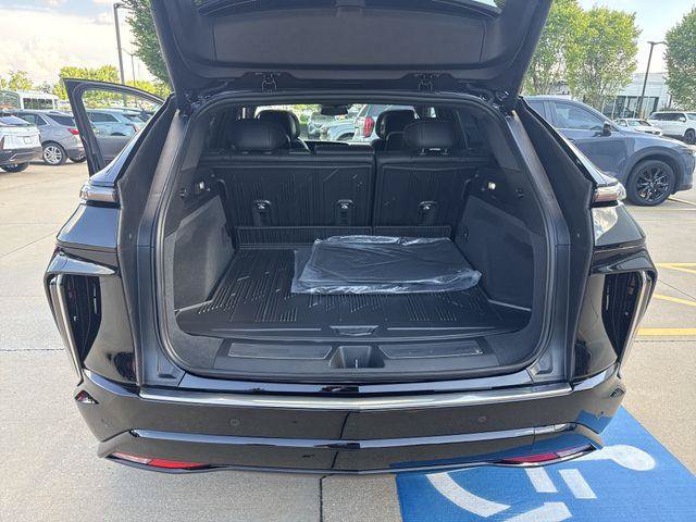 New 2026 Cadillac Lyriq Luxury w/ LPO, Floor Liner Package RWD image 17