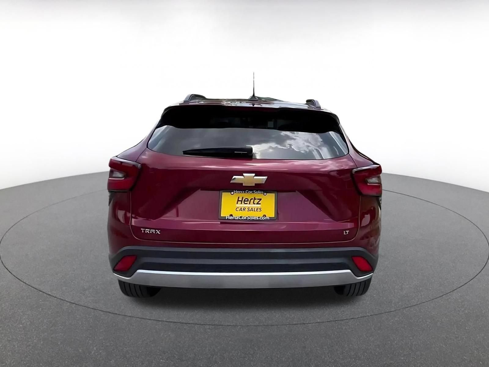 Used 2025 Chevrolet Trax LT w/ LT Convenience Package FWD image 12