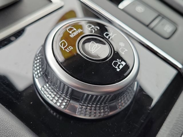 Used 2024 Mitsubishi Outlander SE image 33