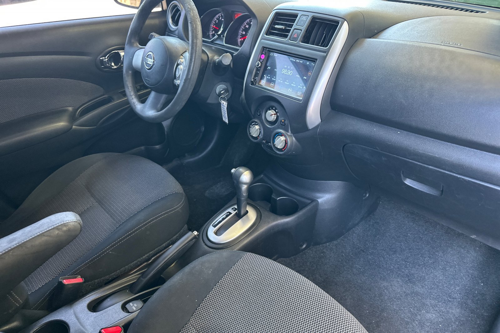 Used 2014 Nissan Versa SV FWD image 15