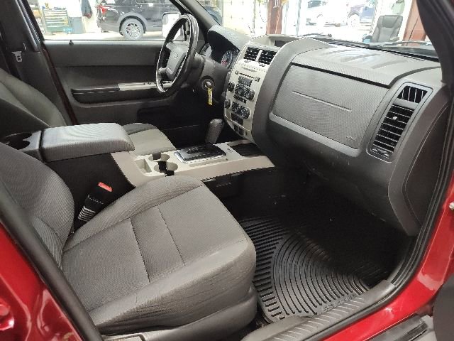 Used 2011 Ford Escape XLT w/ 202A Rapid Spec Order Code AWD/4WD image 21