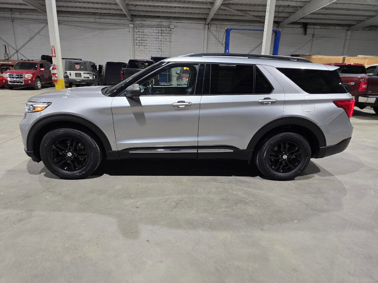 Used 2020 Ford Explorer XLT w/ Comfort Package image 5