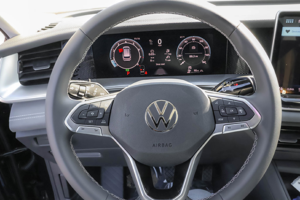 New 2026 Volkswagen Tiguan SE AWD/4WD image 16