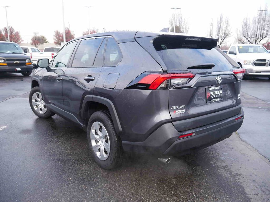 Used 2022 Toyota RAV4 LE image 18