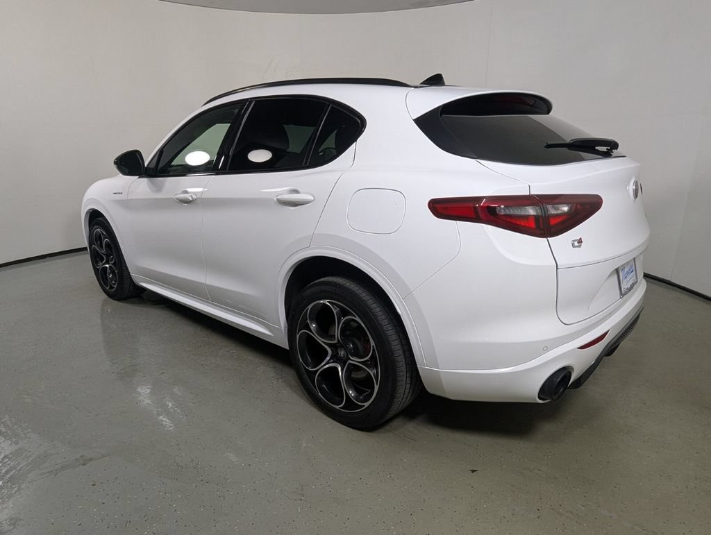 Used 2023 Alfa Romeo Stelvio Veloce AWD/4WD image 6