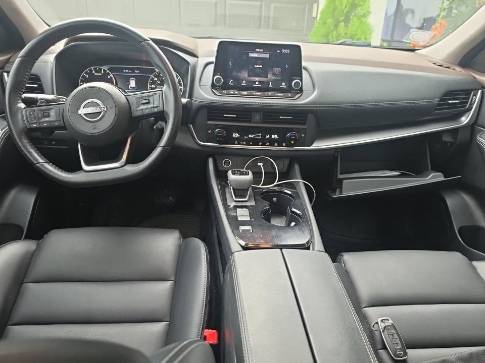 Certified 2023 Nissan Rogue SV w/ SV Premium B Package FWD image 4