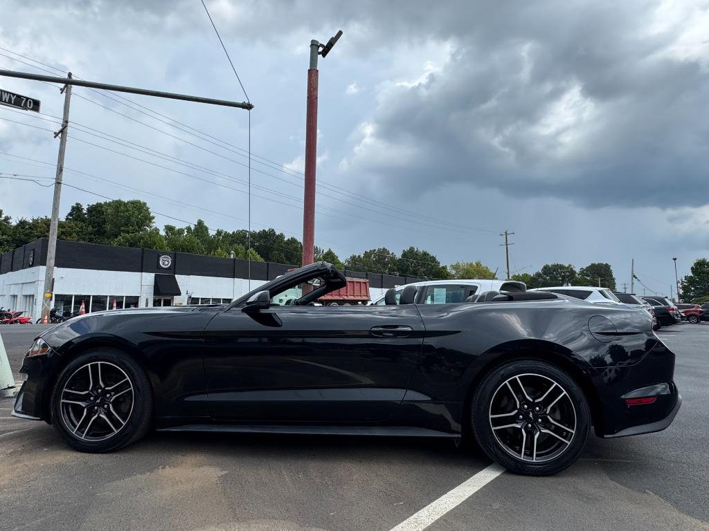 Used 2020 Ford Mustang Premium image 23