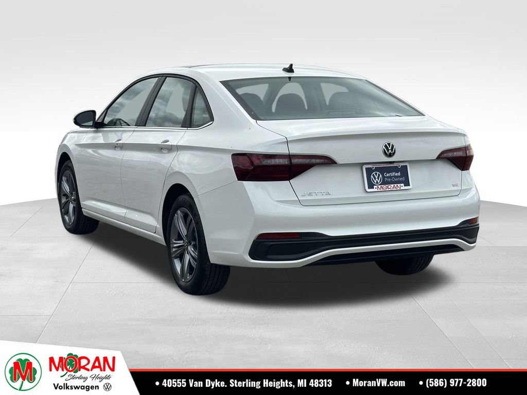 Certified 2023 Volkswagen Jetta SE w/ Panoramic Sunroof Package FWD image 3