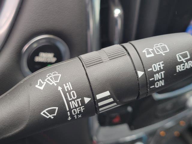 Used 2023 Chevrolet Traverse RS image 25