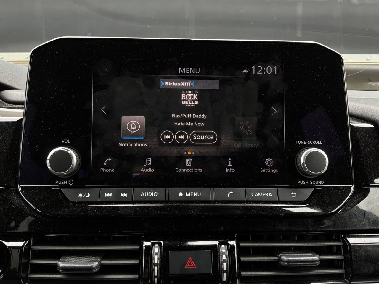 Used 2025 Nissan Pathfinder SV FWD image 31