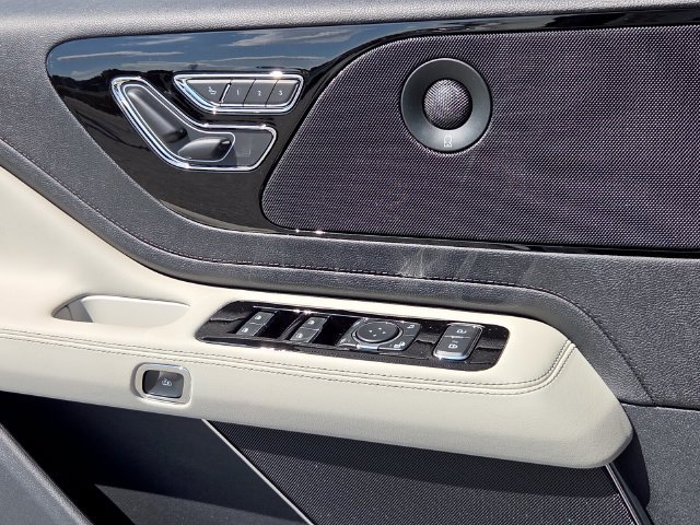 New 2026 Lincoln Aviator Reserve RWD image 28