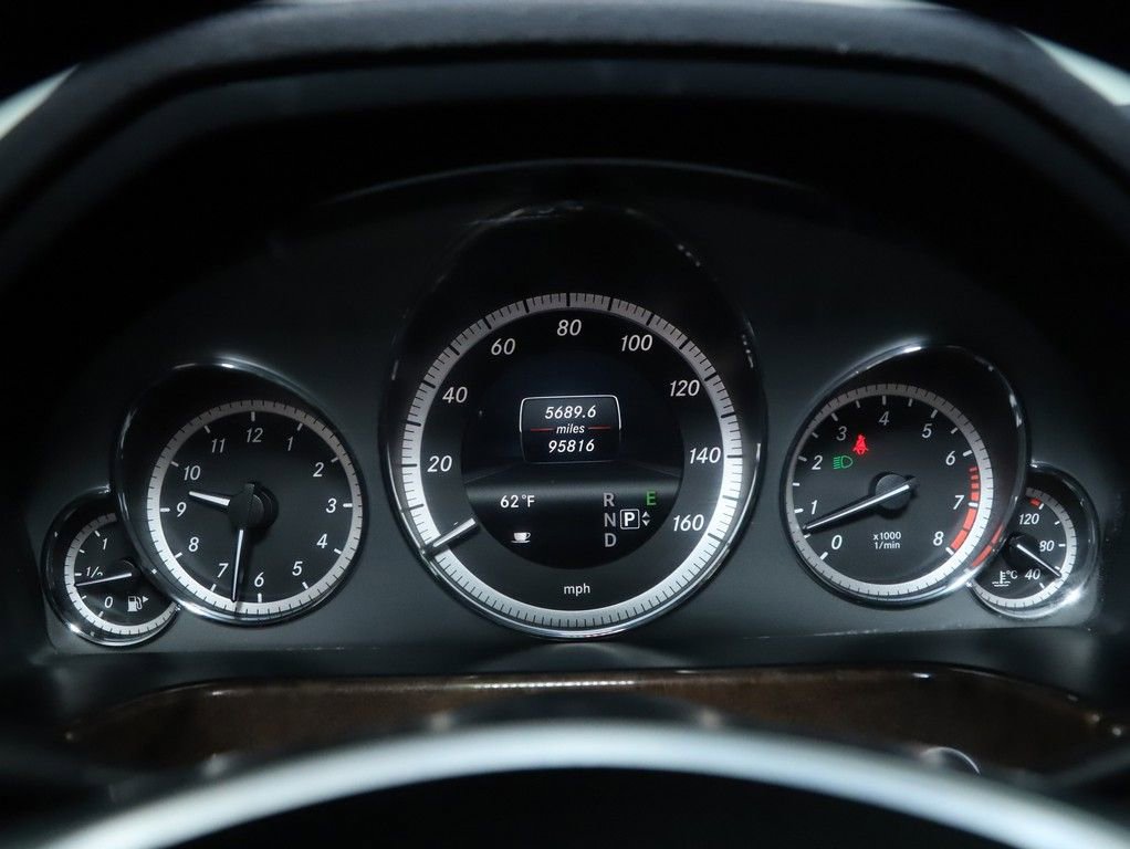 Used 2013 Mercedes-Benz E 350 4MATIC Sedan image 24