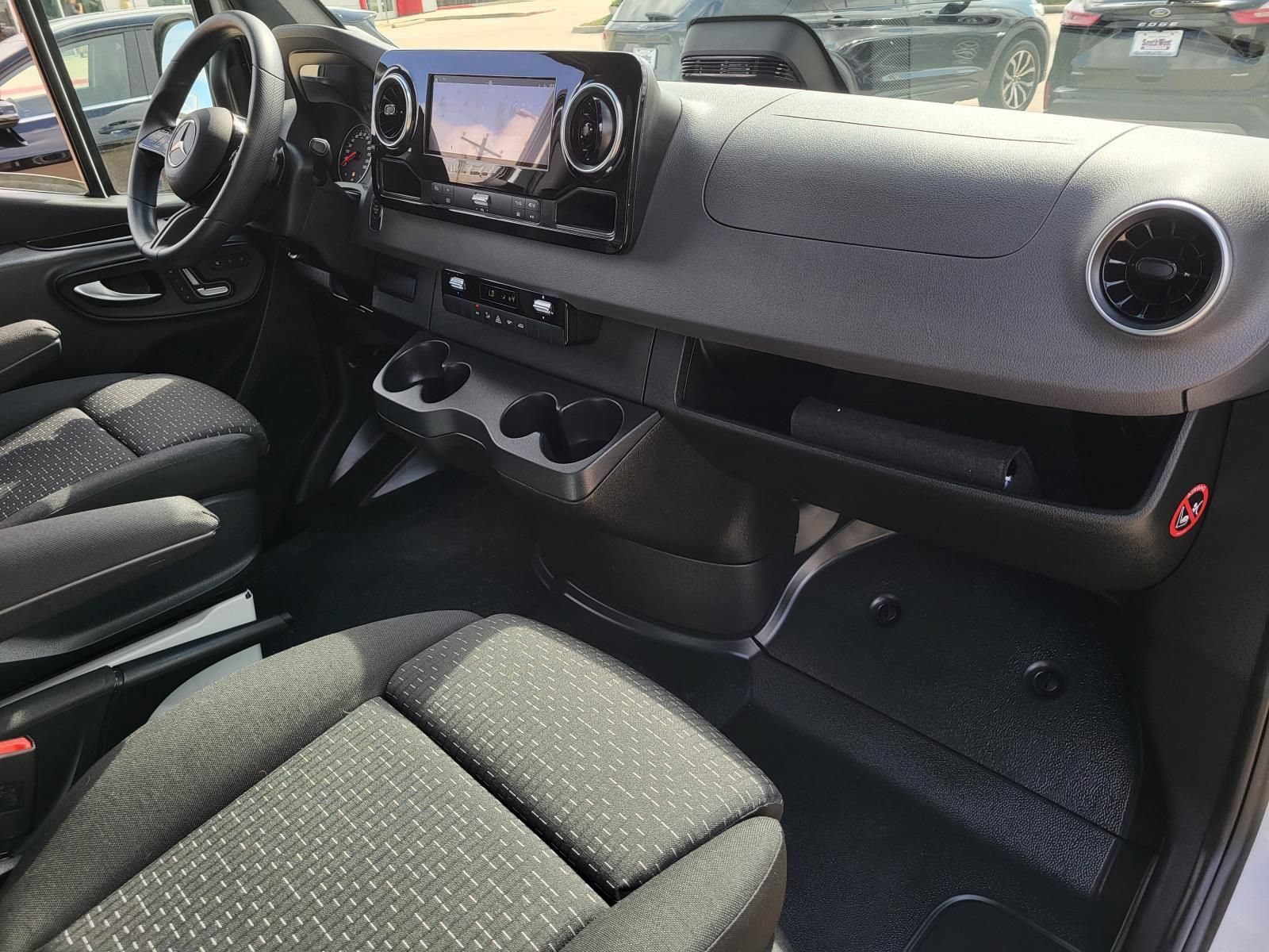 Used 2025 Mercedes-Benz Sprinter 2500 image 11