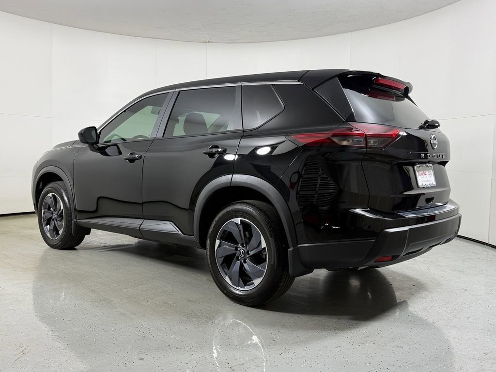 Used 2025 Nissan Rogue SV image 5