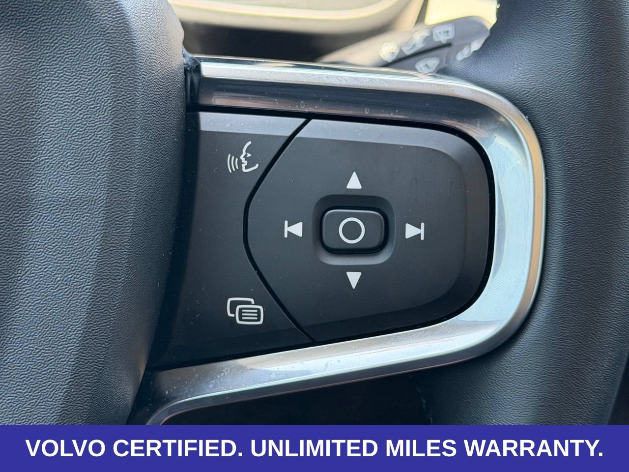 Certified 2026 Volvo XC40 B5 Plus AWD/4WD image 17