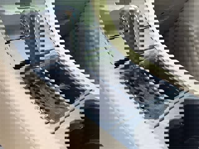 Used 2018 Ford Taurus SE image 24