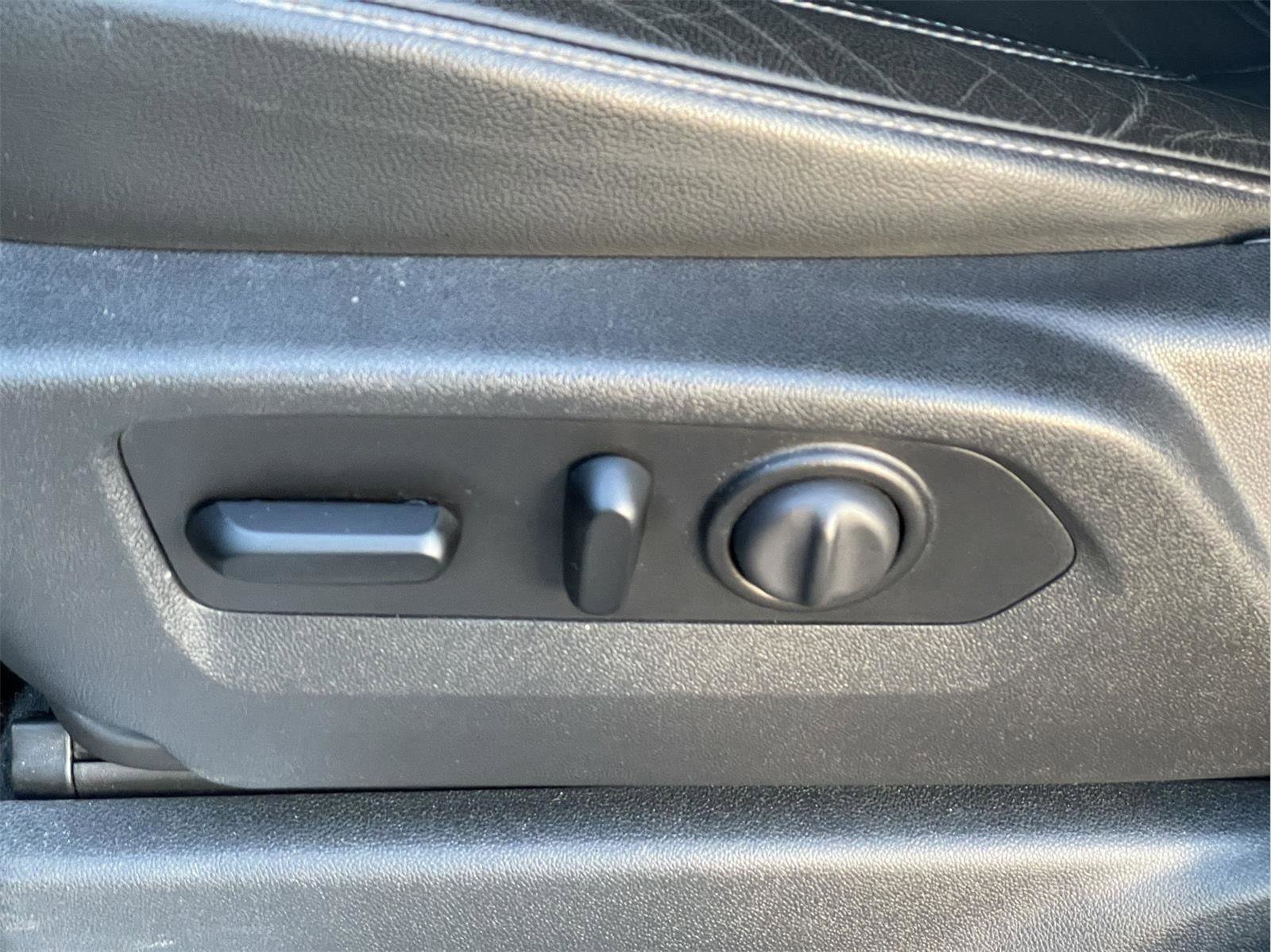 Used 2020 Chevrolet Silverado 1500 LT w/ All-Star Edition image 24