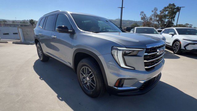 Used 2025 GMC Acadia Elevation image 2