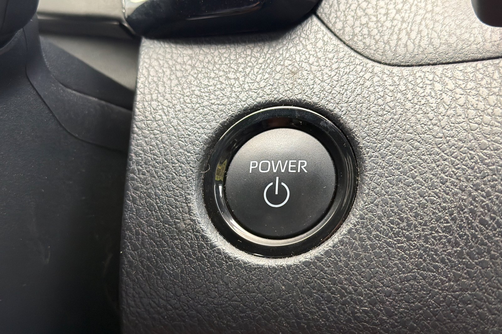 Used 2025 Toyota Camry SE w/ Convenience Package FWD image 27