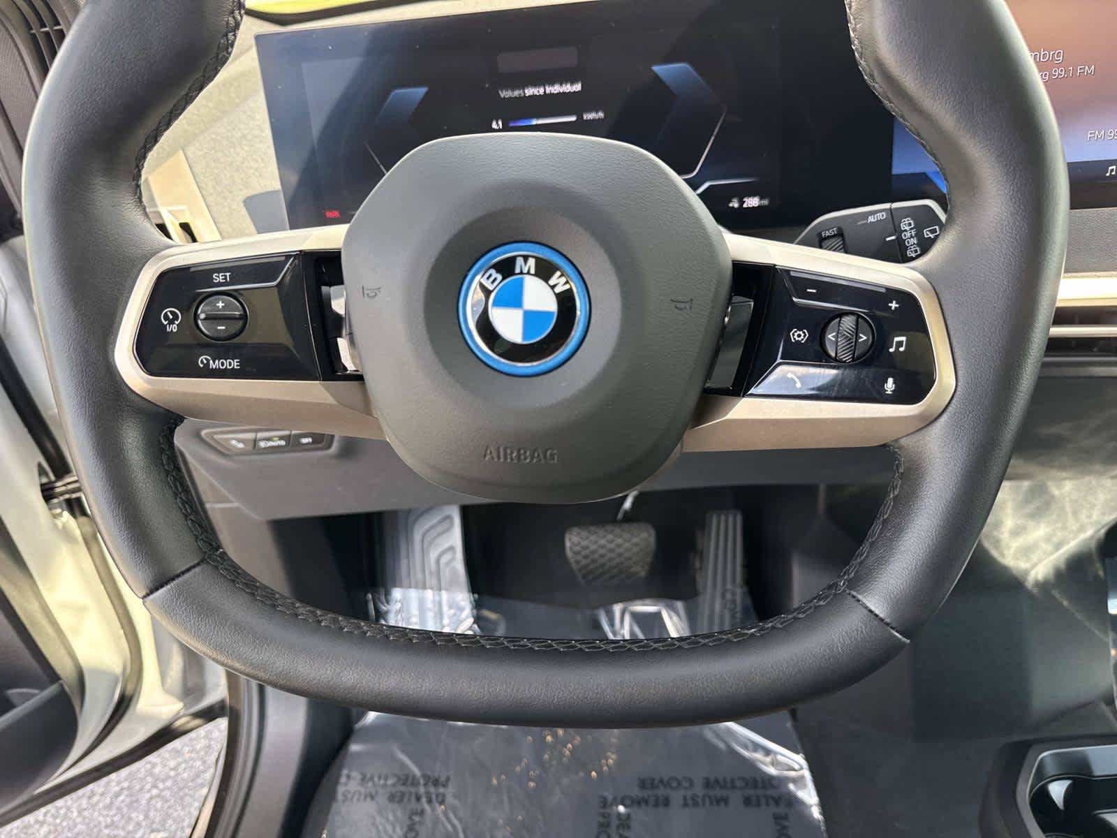 Used 2024 BMW iX xDrive50 w/ Premium Package AWD/4WD image 18