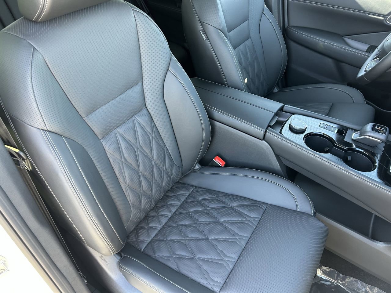 New 2026 Nissan Rogue Platinum image 10