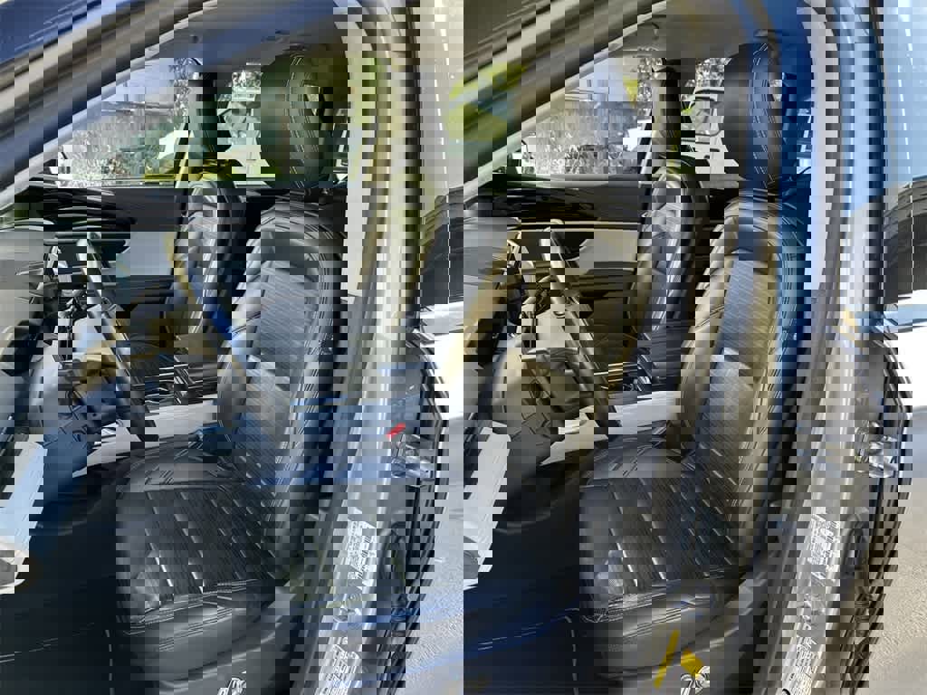 Used 2024 Lincoln Nautilus Reserve image 10