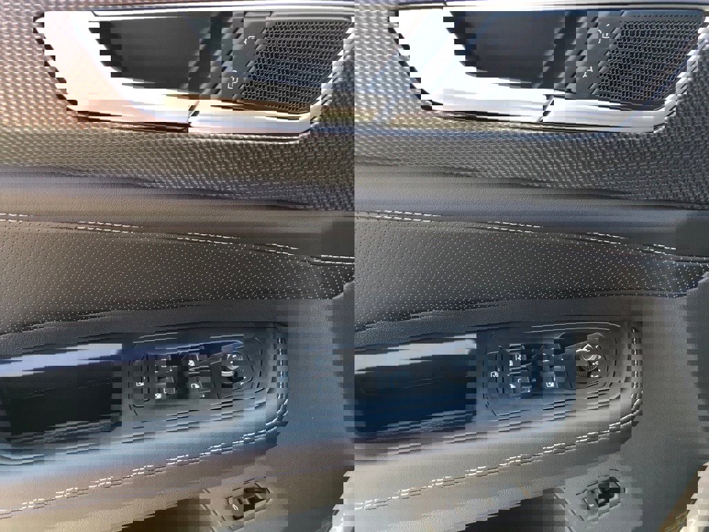 New 2025 Volkswagen Atlas Cross Sport SEL image 12