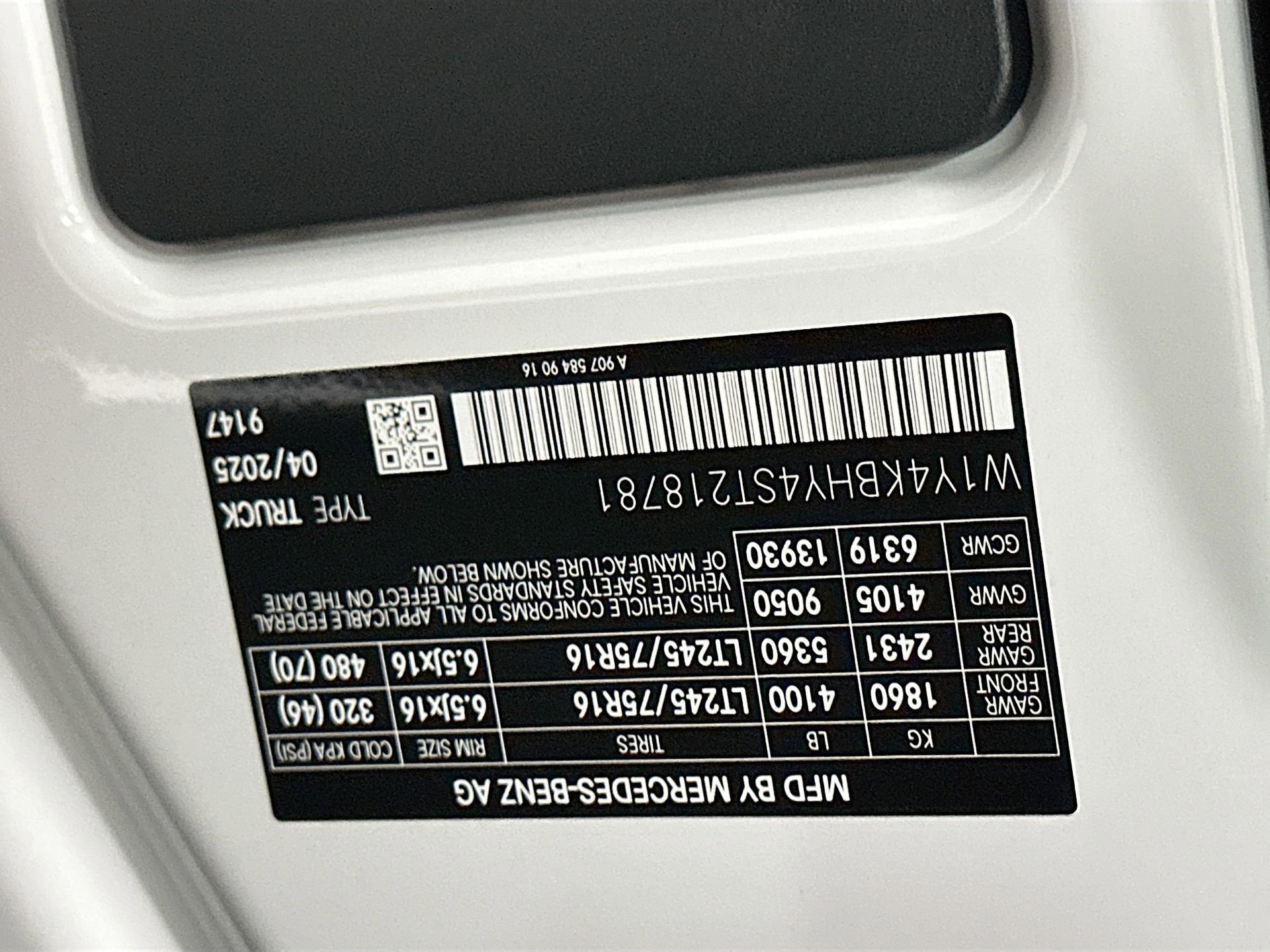 Used 2025 Mercedes-Benz Sprinter 2500 image 31