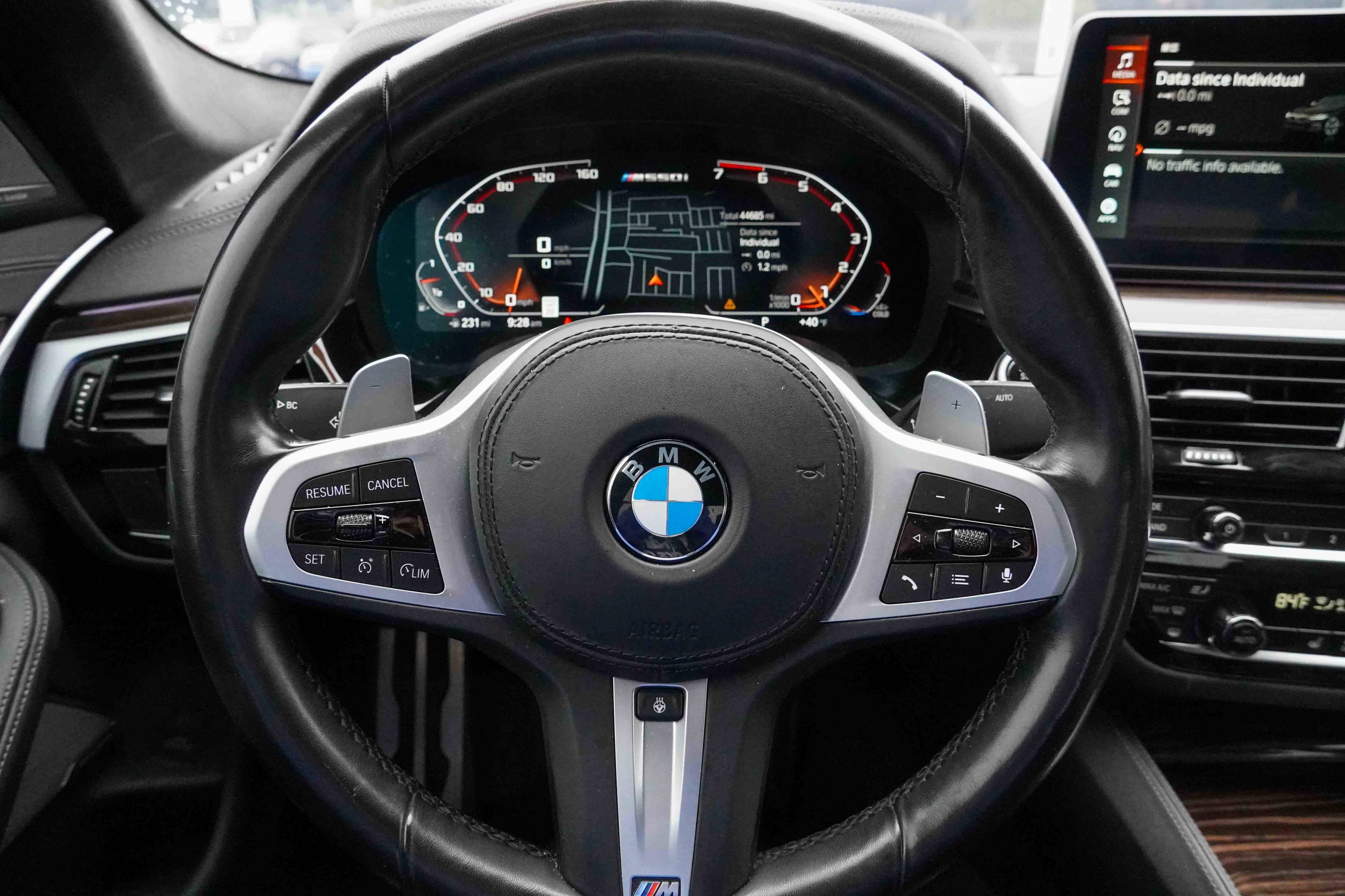 Used 2022 BMW M550i xDrive w/ Executive Package image 19